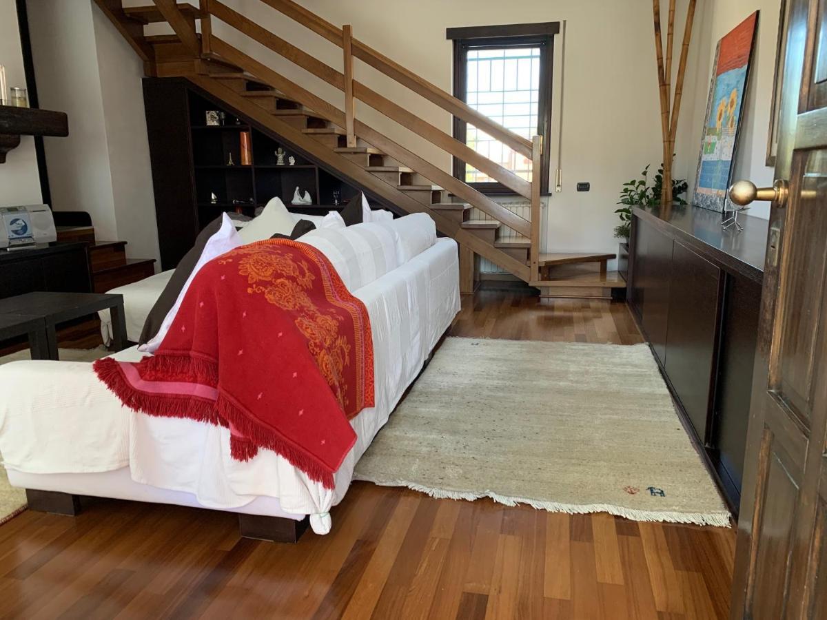 Near Como, Charming Apartment With Fireplace Grandate Exterior foto